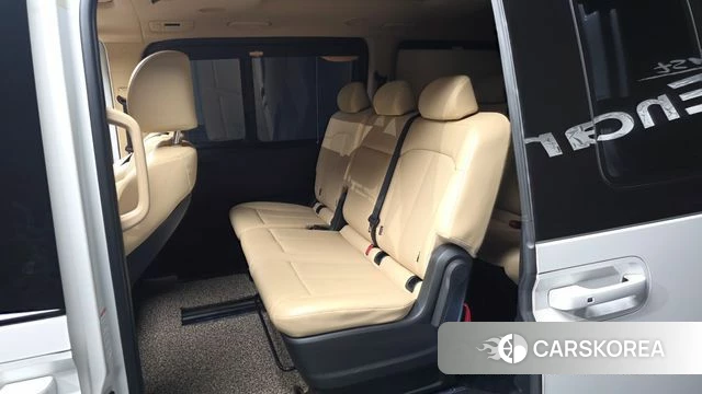 Hyundai Staria 2021 Белый из Кореи, фото 3