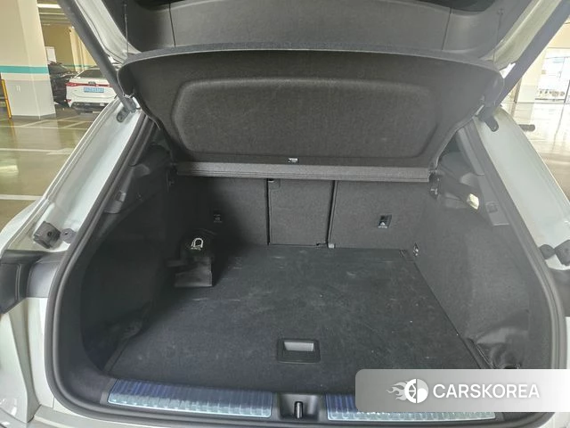 Audi Q3 (FJ) 2026 Белый из Кореи, фото 3
