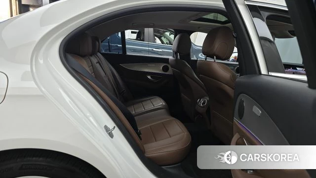 Mercedes-Benz E-Class W213 2018 Белый из Кореи, фото 3