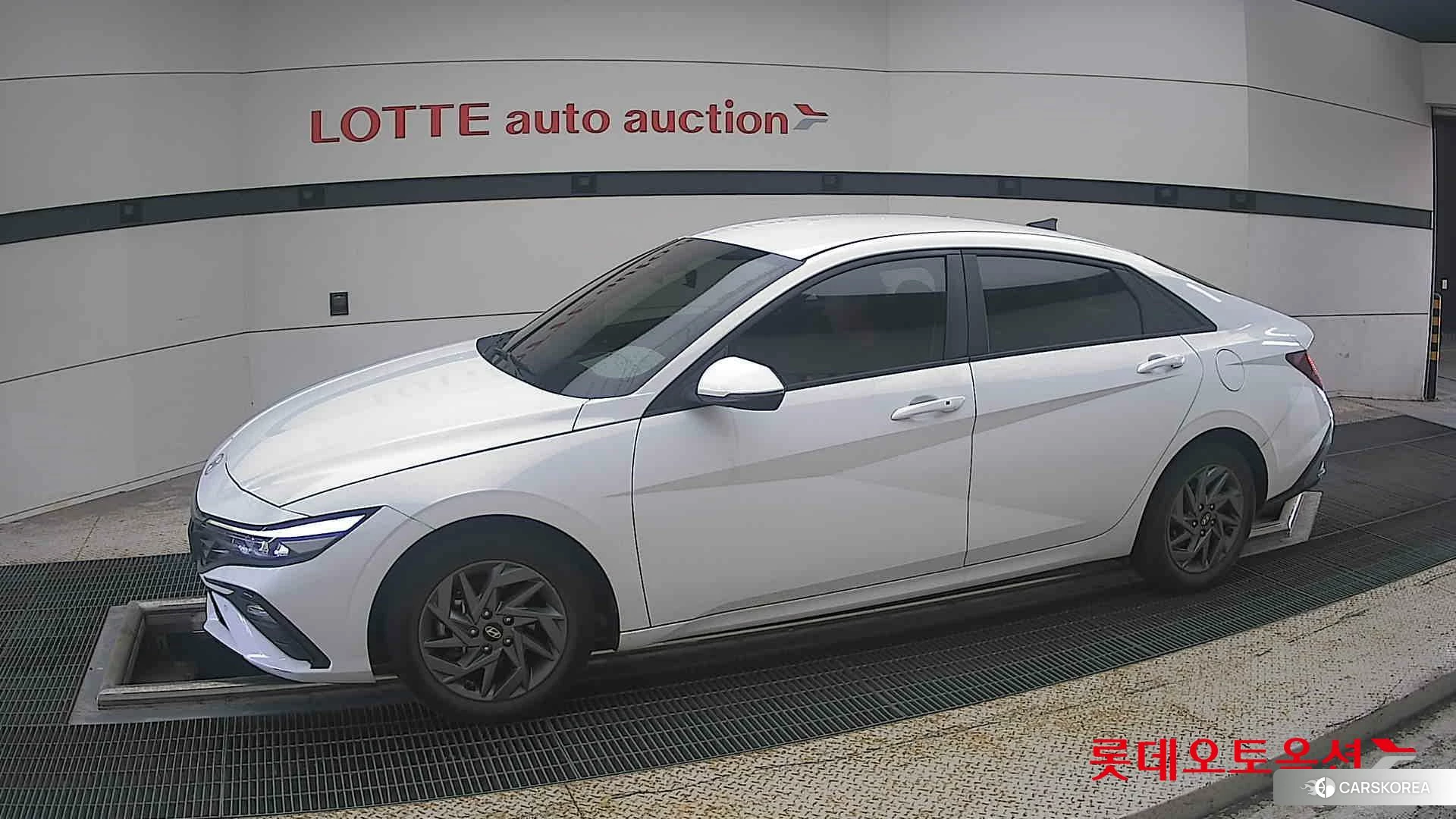 Hyundai Avante 2024 Atlas White из Кореи, фото 3