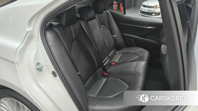 Toyota Camry (XV70) 2020 Белый из Кореи, фото 3