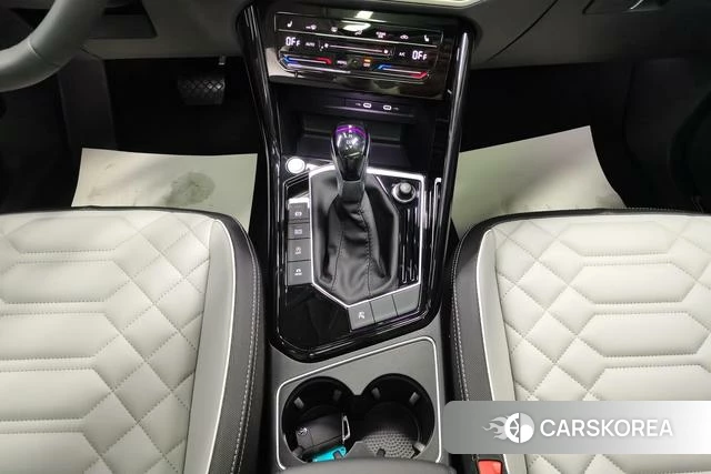 Volkswagen Tayron 2023 Черный из Китая, фото 3