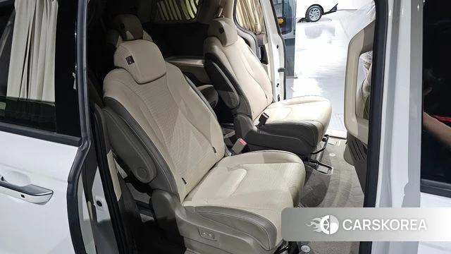 Kia Carnival 4th generation 2023 Белый из Кореи, фото 3