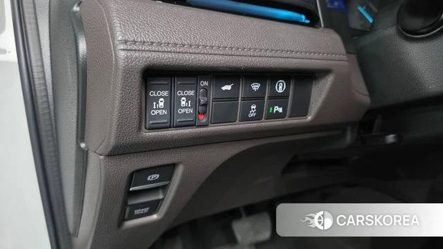 Honda Odyssey 2023 Белый из Кореи, фото 3
