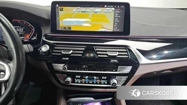 BMW 5 Series (G30) 2022 Черный из Кореи, фото 3