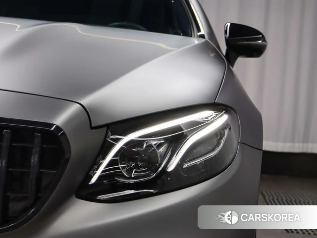 Mercedes-Benz AMG E-Class 2021 Темно-серый из Китая, фото 3