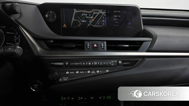 Lexus ES300h 7th generation 2019 Серый из Кореи, фото 3