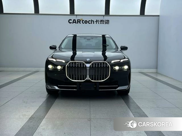 BMW 7 series 2024 Черный из Китая, фото 3