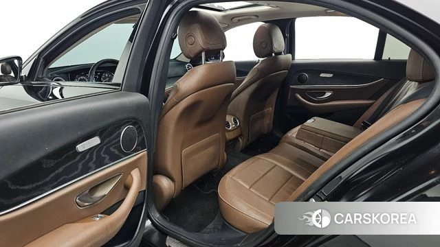 Mercedes-Benz E-Class W213 2018 Черный из Кореи, фото 3