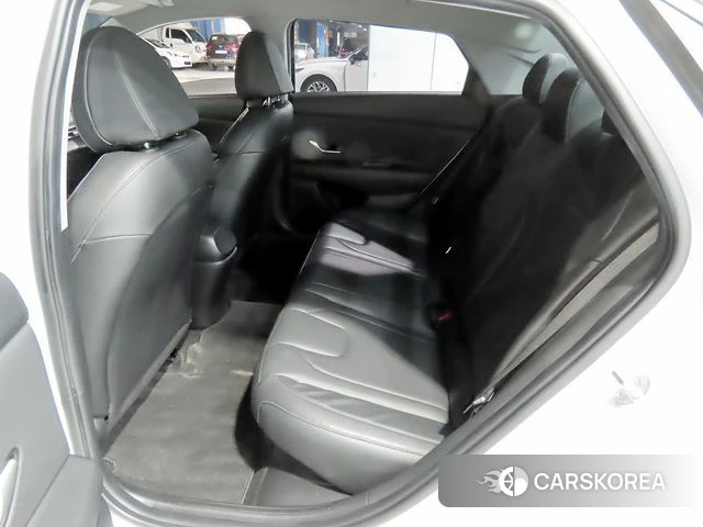 Hyundai Avante Hybrid (CN7) 2022 Белый из Кореи, фото 3