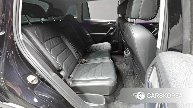 Volkswagen Tiguan second Generation 2022 Черный из Кореи, фото 3