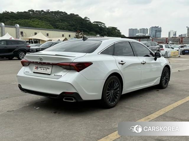 Toyota Avalon 2022 Белый из Китая, фото 3