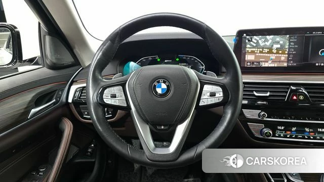 BMW 5 Series (G30) 2020 Белый из Кореи, фото 3