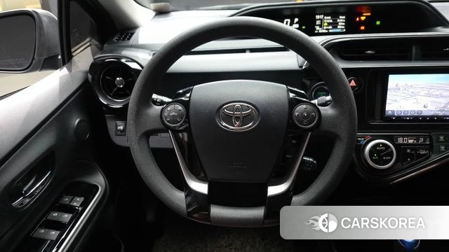 Toyota Prius C 2018 Серебряный из Кореи, фото 3