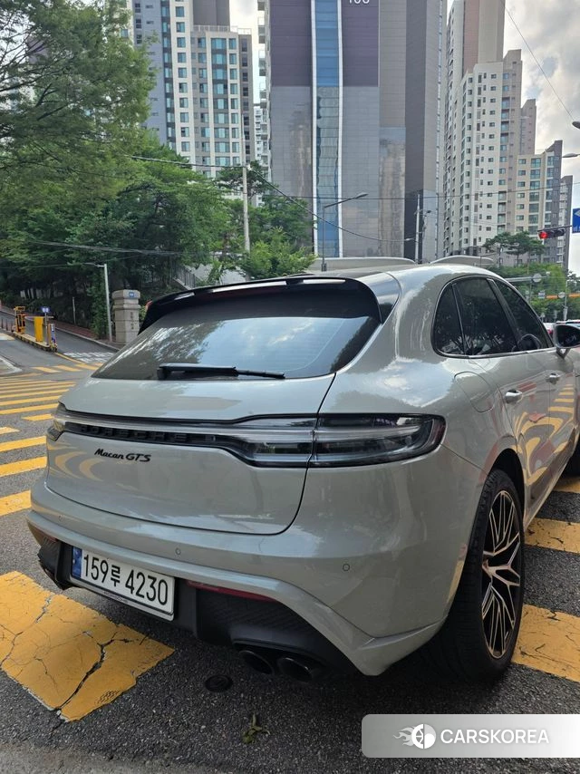Porsche Macan 2023 Серебристо-серый из Кореи, фото 4