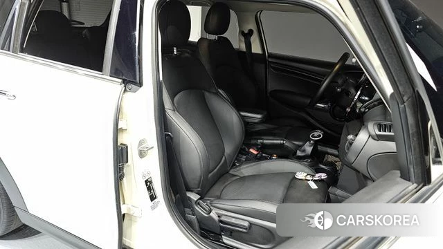Mini Cooper 2019 Жемчужный цвет из Кореи, фото 3