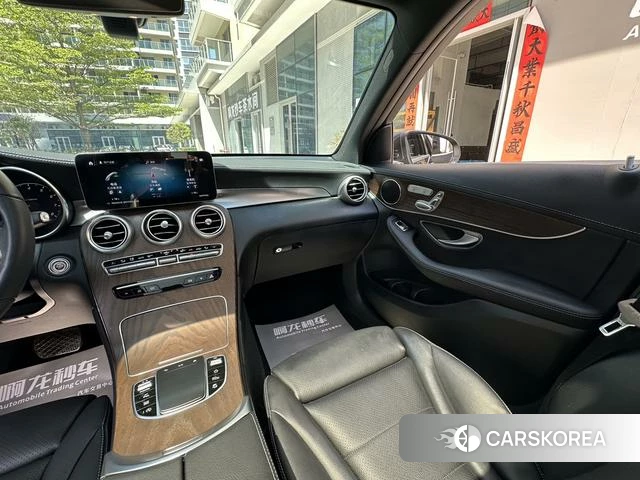 Mercedes-Benz GLC 2023 Темно-серый из Китая, фото 3