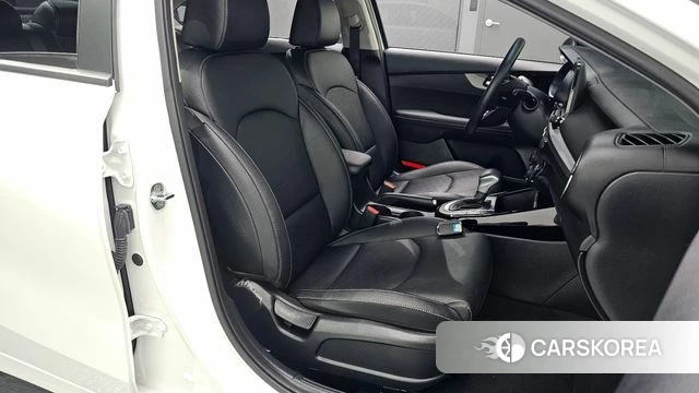 Kia The New K3 2nd generation 2022 Белый из Кореи, фото 3