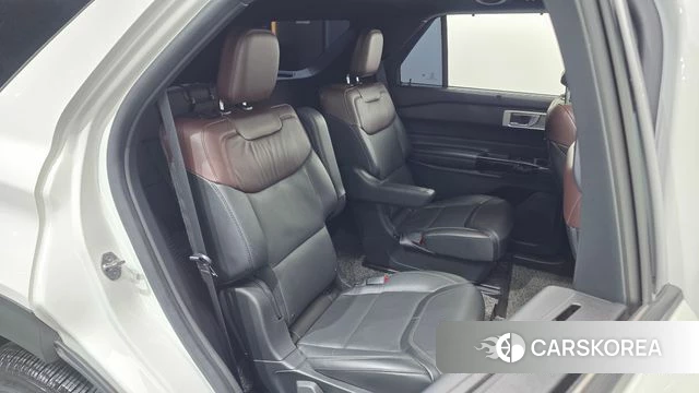 Ford Explorer 6th Generation 2022 Белый из Кореи, фото 3