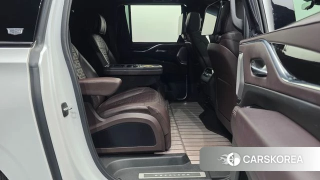 Cadillac Escalade 5th Generation 2021 Белый из Кореи, фото 3