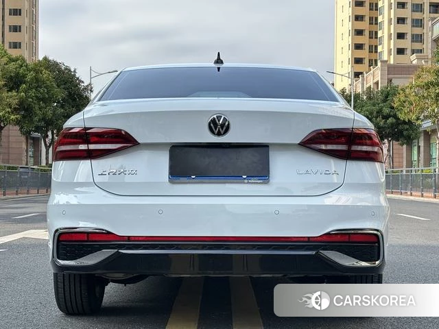 Volkswagen Lavida 2025 Белый из Китая, фото 3