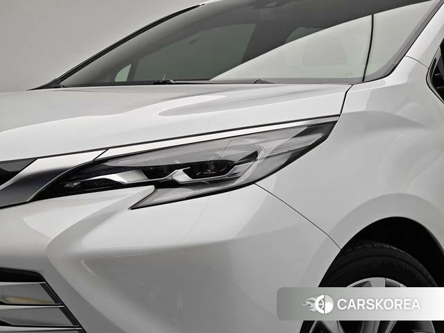 Toyota Sienna 2022 Белый из Китая, фото 3