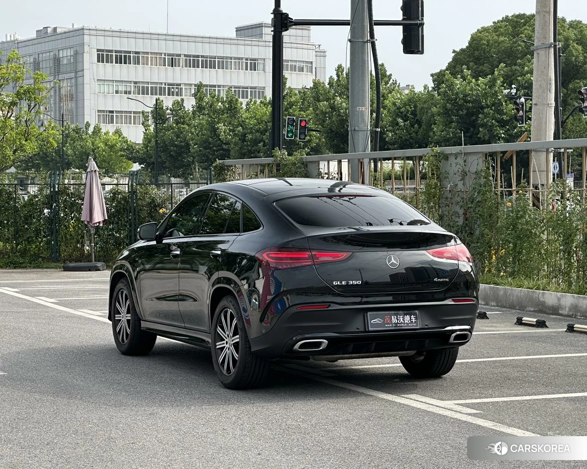 Mercedes-Benz GLE 2023 Черный из Китая, фото 3