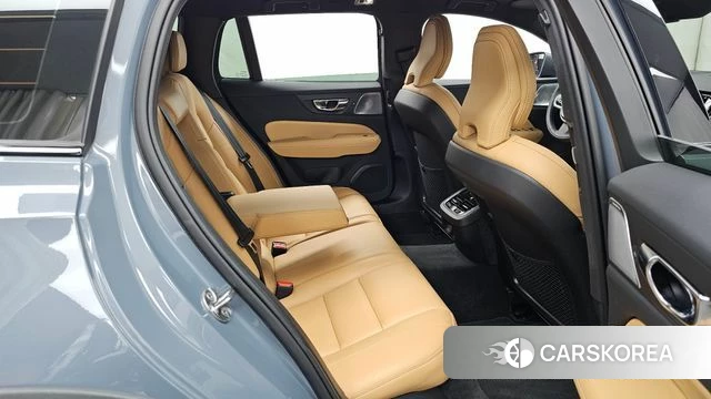 Volvo V60 Cross-Country 2nd Generation 2022 Серый из Кореи, фото 4