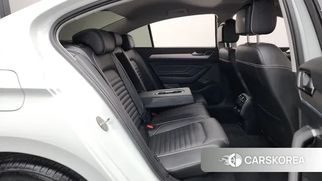 Volkswagen Passat GT (B8) 2021 Белый из Кореи, фото 3