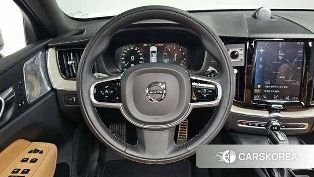 Volvo XC60 second Generation 2019 Белый из Кореи, фото 3