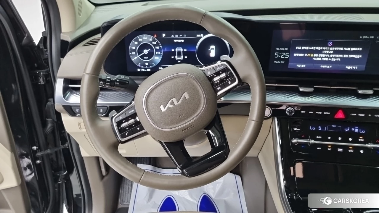 Kia Carnival 4th generation 2023 Черный из Кореи, фото 3
