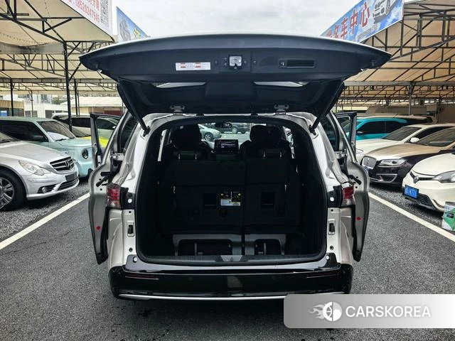 Toyota Sienna 2023 Шампань из Китая, фото 3