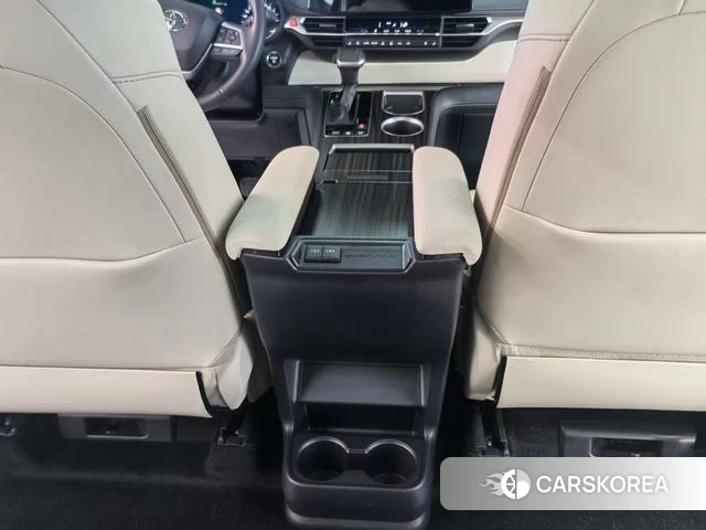 Toyota Sienna 2024 Белый из Китая, фото 3