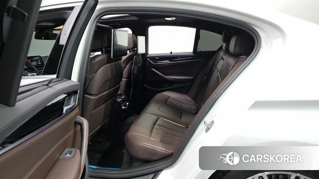 BMW 5 Series (G30) 2019 Белый из Кореи, фото 3