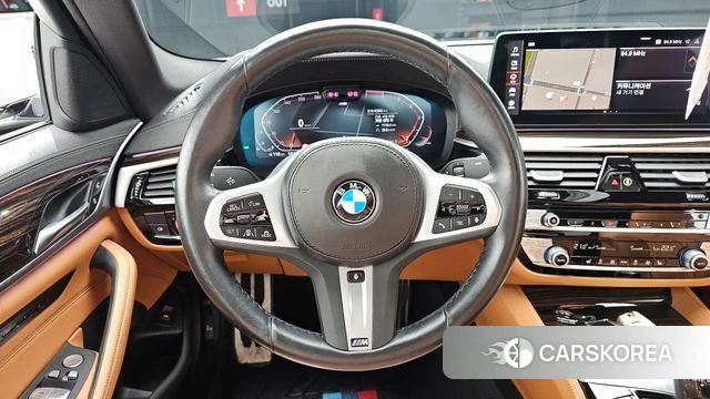 BMW 5 Series (G30) 2022 Белый из Кореи, фото 3