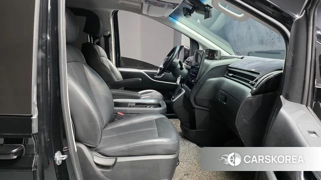 Hyundai Staria 2022 Черный из Кореи, фото 3