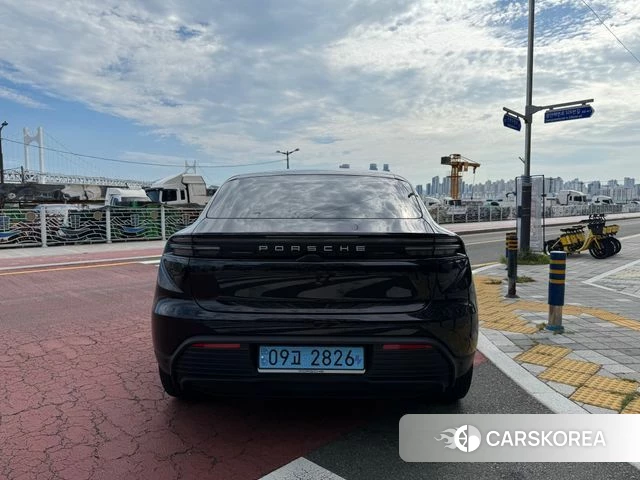 Porsche Makan EV 2025 Черный из Кореи, фото 3