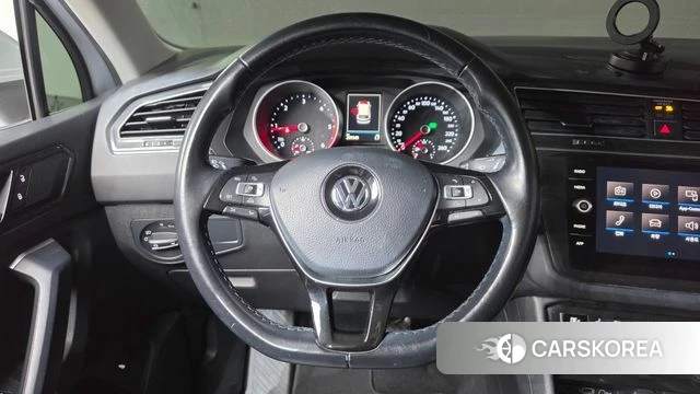 Volkswagen Tiguan second Generation 2018 Серебряный из Кореи, фото 3