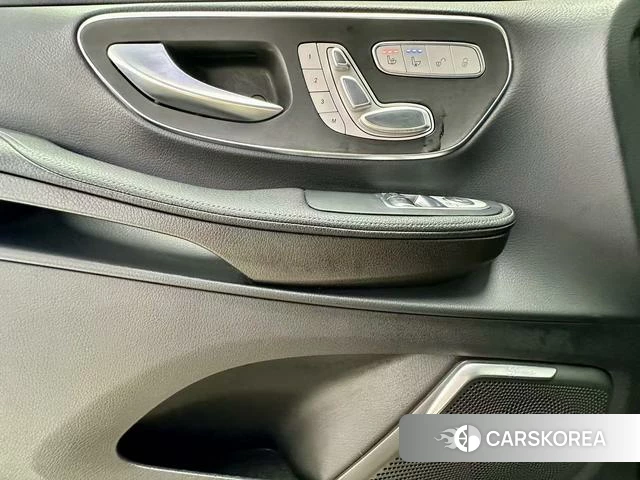 Mercedes-Benz V-Class 2023 Темно-серый из Китая, фото 3
