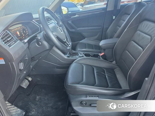Volkswagen Tiguan second Generation 2018 Серый из Кореи, фото 3