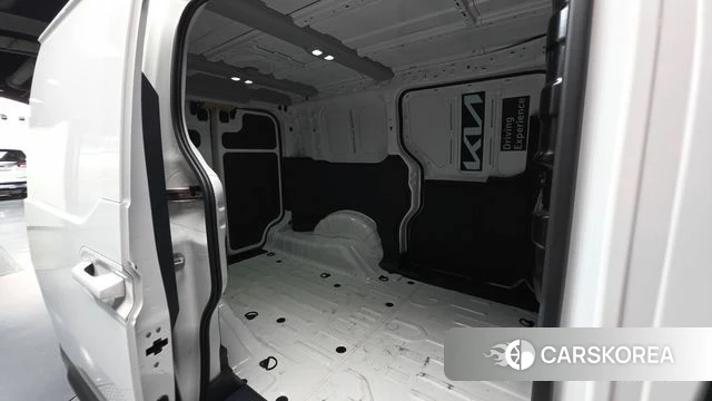 Kia PV5 2025 Белый из Кореи, фото 3