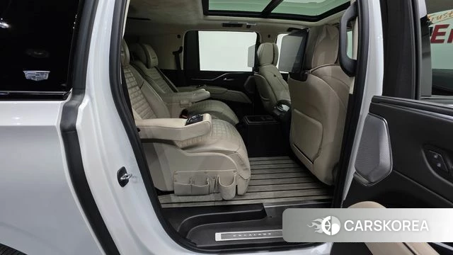 Cadillac Escalade 5th Generation 2023 Белый из Кореи, фото 3