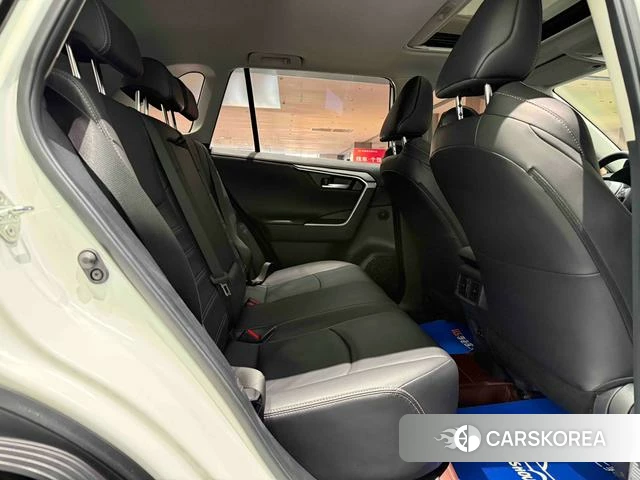 Toyota Wildlander 2022 Белый из Китая, фото 3
