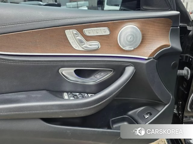 Mercedes-Benz E-Class W213 2019 Черный из Кореи, фото 3