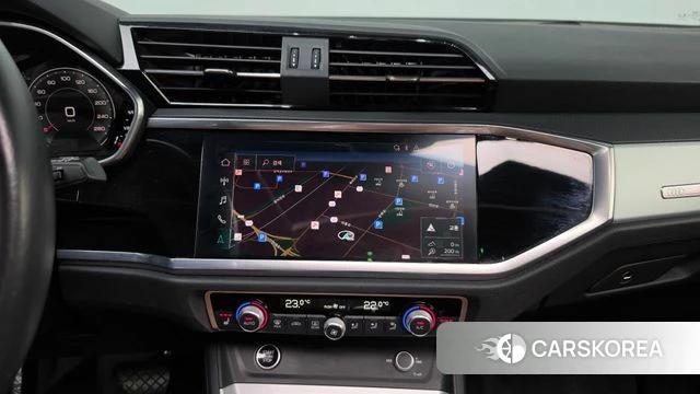 Audi Q3 (F3) 2022 Белый из Кореи, фото 3
