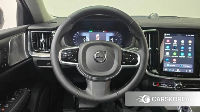 Volvo V60 Cross-Country 2nd Generation 2025 Черный из Кореи, фото 3