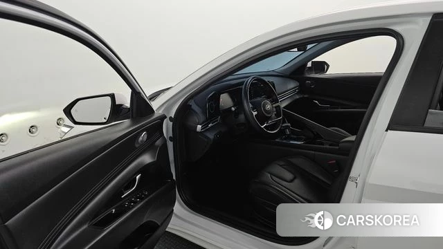 Hyundai The New Avante (CN7) 2023 Белый из Кореи, фото 3