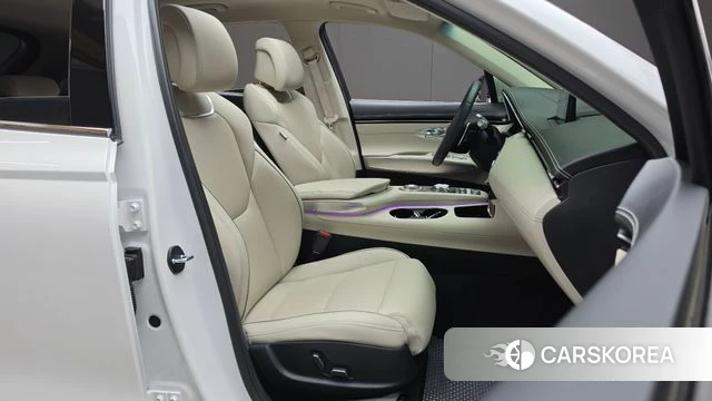 Genesis GV70 2023 Белый из Кореи, фото 3
