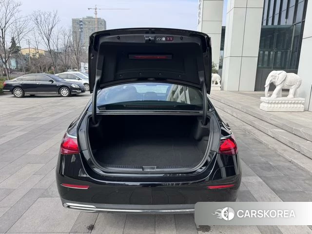 Mercedes-Benz E-Class 2024 Черный из Китая, фото 3
