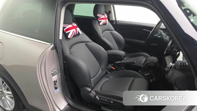 Mini Cooper 2023 Песочный из Кореи, фото 3